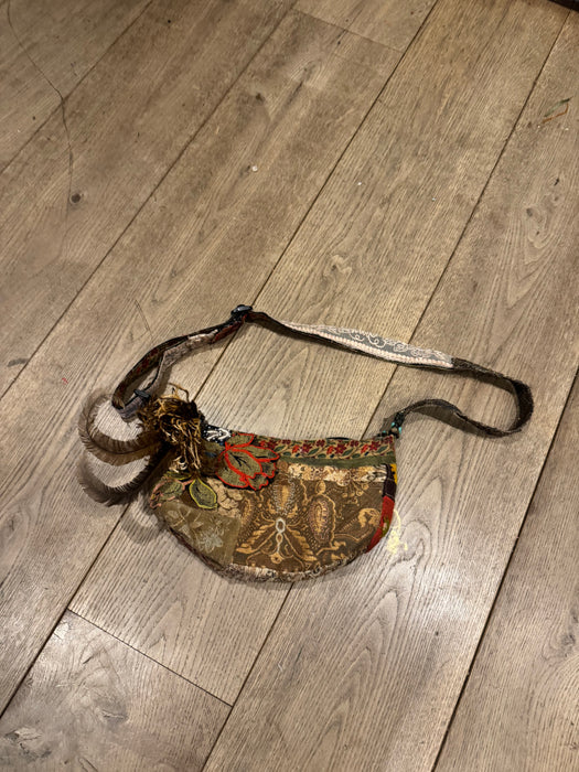 Omnia, reworked 80s half moon cross body bag