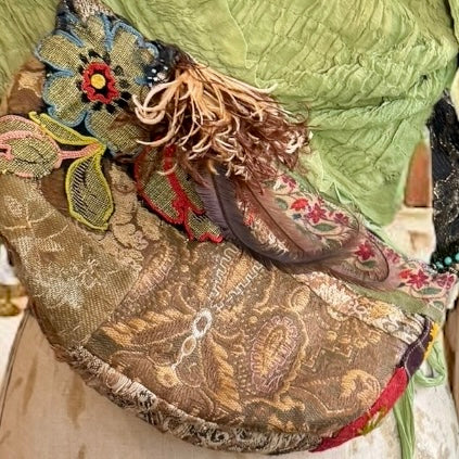 Omnia, reworked 80s half moon cross body bag