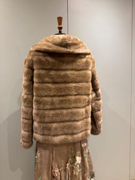 Blondie, 40s faux fur blonde jacket