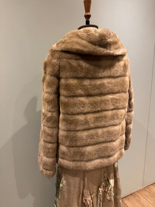 Blondie, 40s faux fur blonde jacket