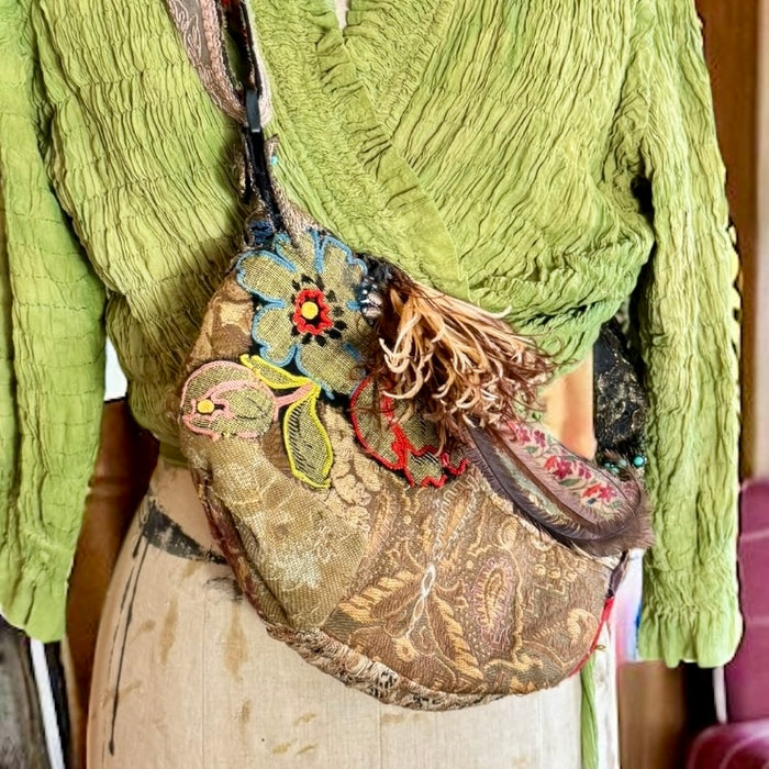 Omnia, reworked 80s half moon cross body bag