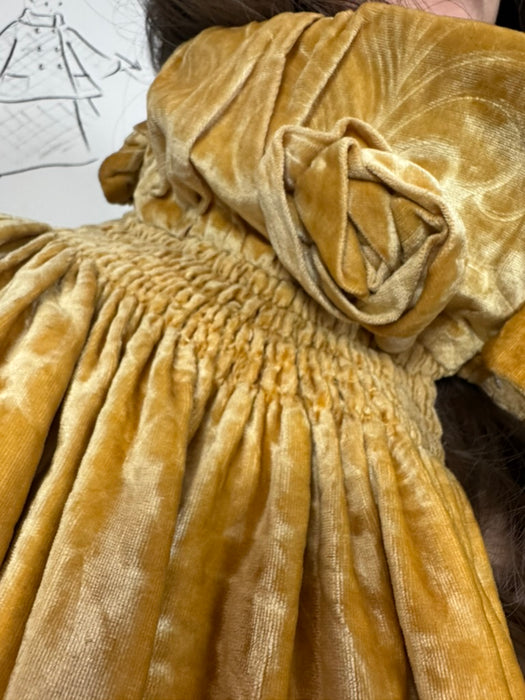 Virginia, 20s butter yellow damask velour cape