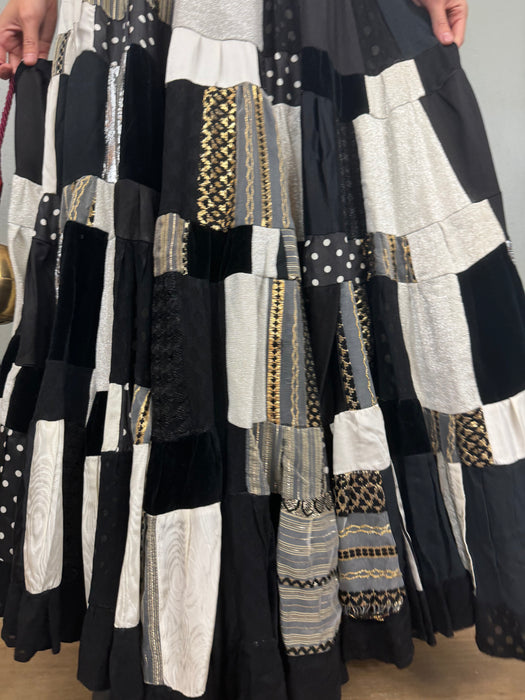 Dominique, 70s patchwork monochrome skirt
