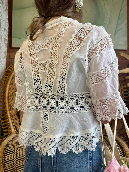 Gigi, 40s white cotton and lace jacket