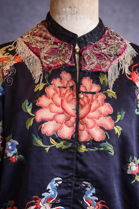 Shannon, 19thC Chinese silk embroidered kimono robe