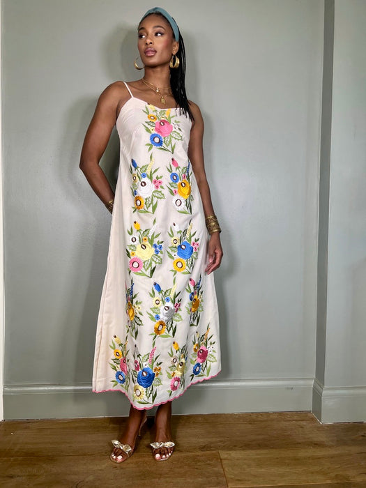 Omnia, 70s floral embroidered dress
