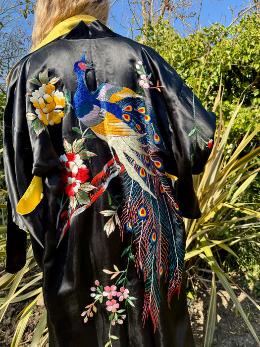 Dhalia, 40s Chinese embroidered silk kimono