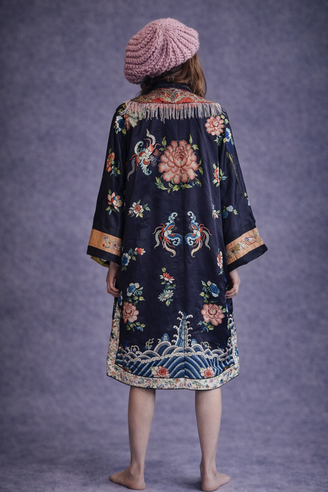 Shannon, 19thC Chinese silk embroidered kimono robe