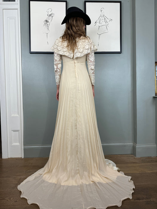 Odette, 70s cream crochet pleated dress