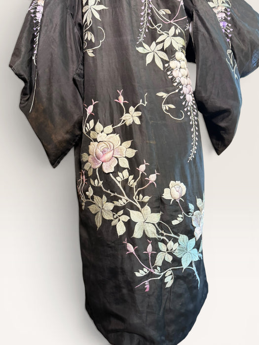 Chi, 1940s dark brown silk Japanese embroidered floral kimono