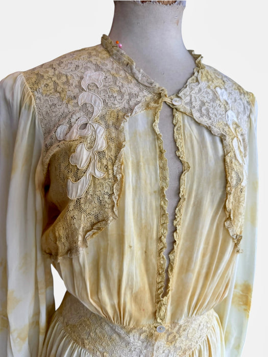 Barley, hand dyed 30s silk and lace robe