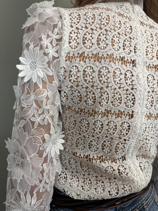 Siera, 70s white floral lace blouse