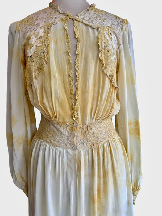 Barley, hand dyed 30s silk and lace robe