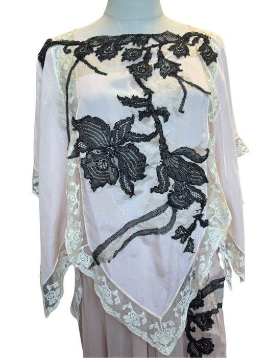 Shona, 30s silk and lace lounge set