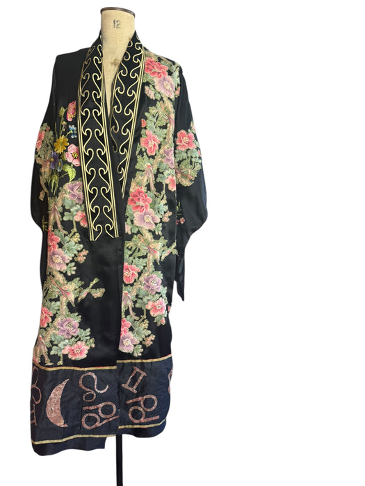 Morgane, 40s Mystical reworked silk embroidered kimono