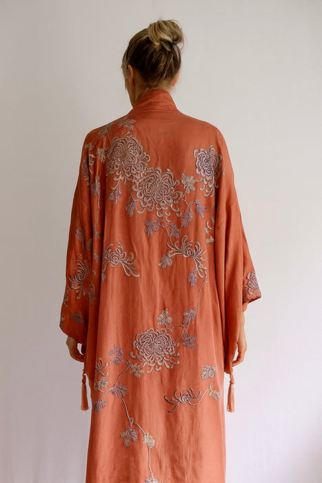 Lilly, 40s antique coral silk Chinese kimono with lilac chrysanthemums embroidery