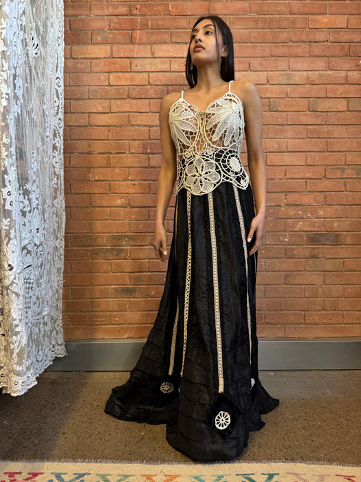 Frida, Victorian monochrome dress