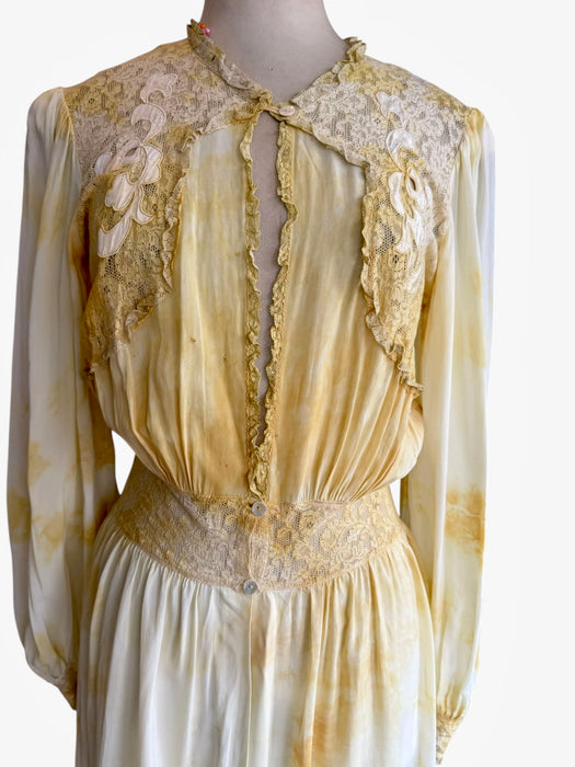 Barley, hand dyed 30s silk and lace robe