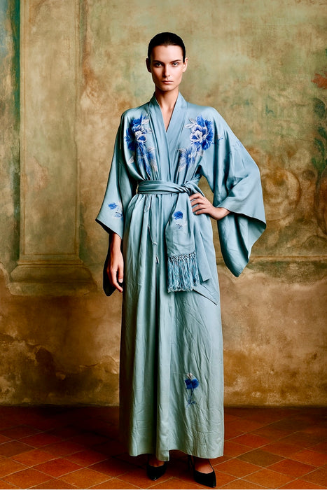 Didi, 40s blue embroidered Japanese kimono