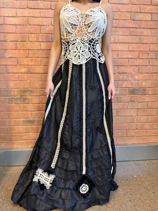 Frida, Victorian monochrome dress