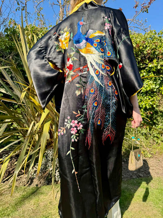 Dhalia, 40s Chinese embroidered silk kimono