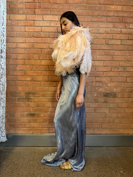 Aida, 30s light peach ostrich feather cape