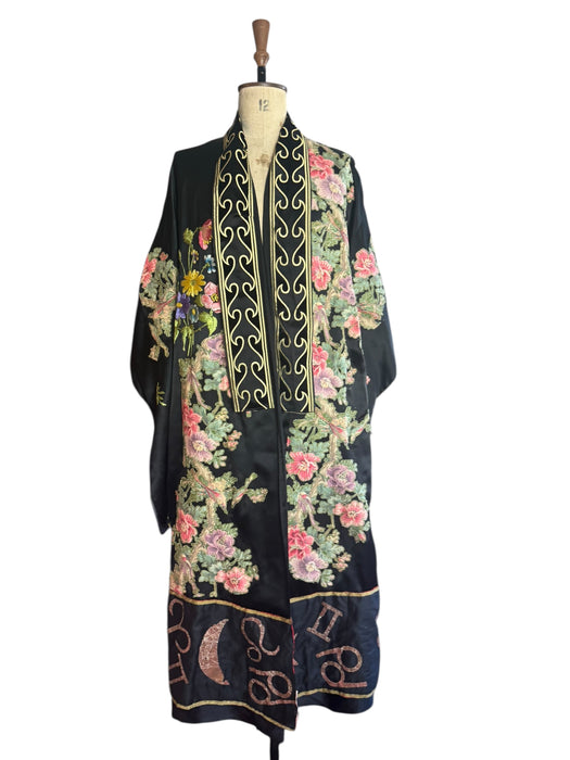 Morgane, 40s Mystical reworked silk embroidered kimono