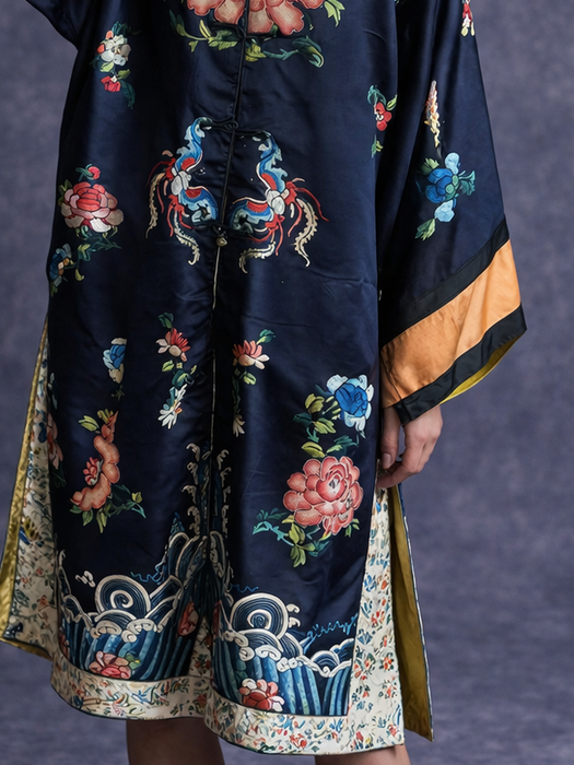 Shannon, 19thC Chinese silk embroidered kimono robe