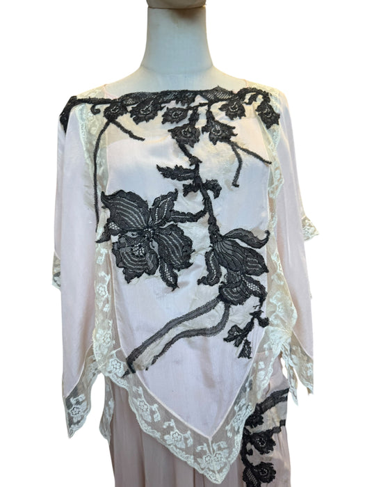 Shona, 30s silk and lace lounge set