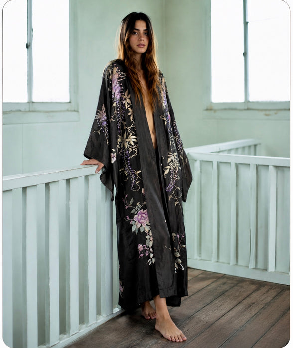 Chi, 1940s dark brown silk Japanese embroidered floral kimono