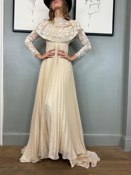 Odette, 70s cream crochet pleated dress