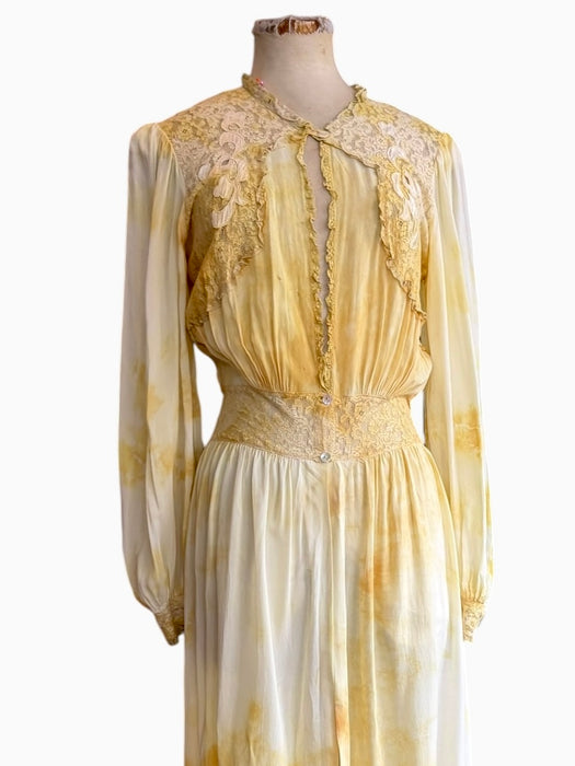 Barley, hand dyed 30s silk and lace robe