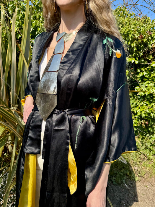 Dhalia, 40s Chinese embroidered silk kimono