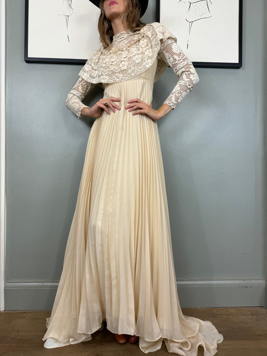 Odette, 70s cream crochet pleated dress