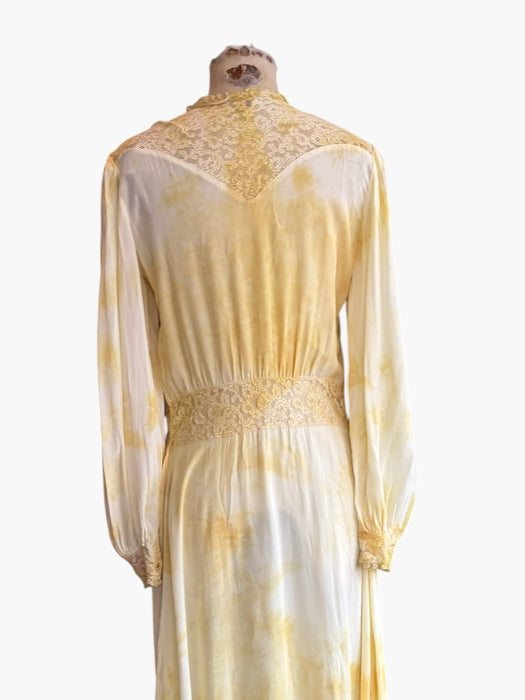 Barley, hand dyed 30s silk and lace robe