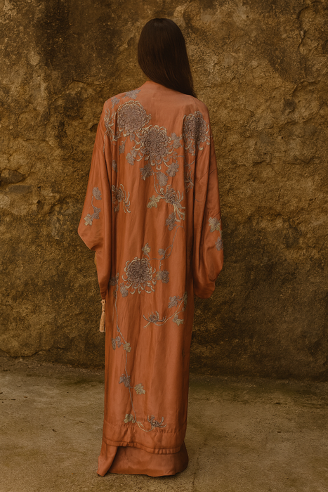 Lilly, 40s antique coral silk Chinese kimono with lilac chrysanthemums embroidery