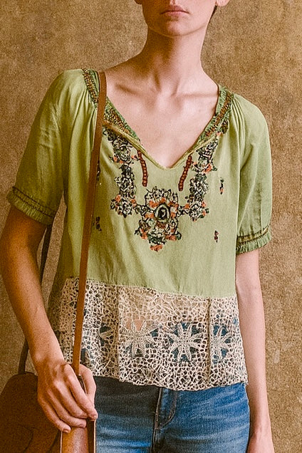 Joelle, 40s embroidered green and lace top