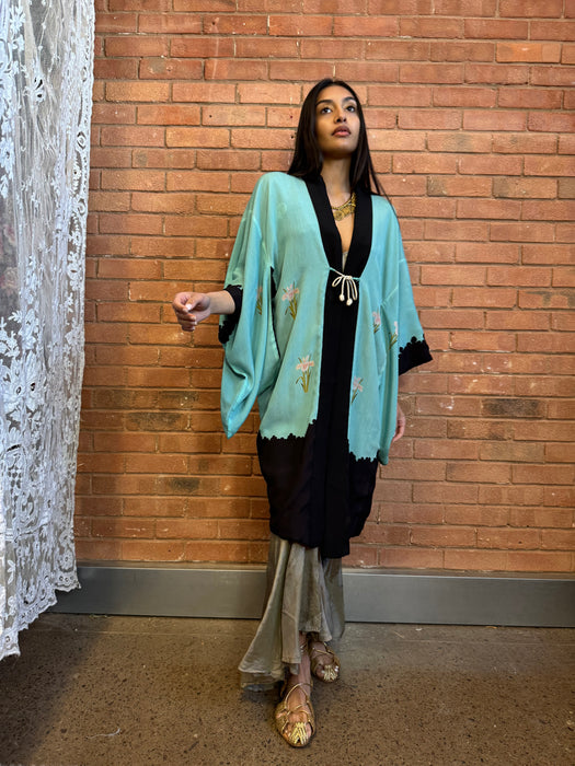 Liza, 30s silk Japanese floral kimono