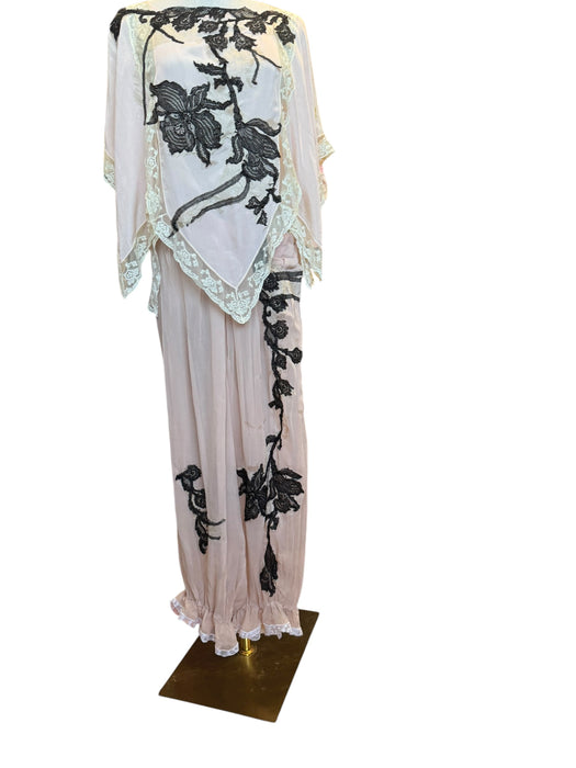 Shona, 30s silk and lace lounge set
