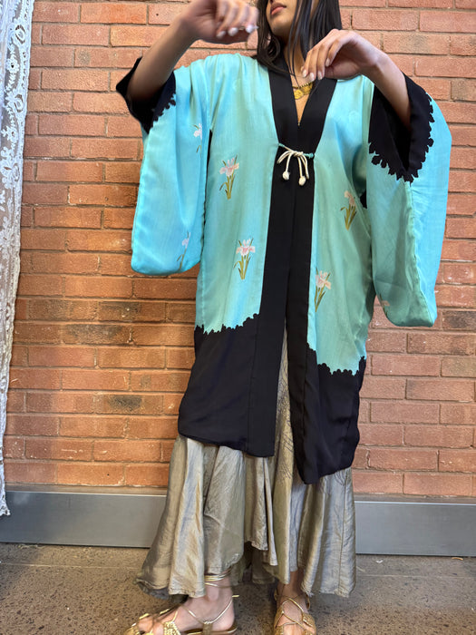 Liza, 30s silk Japanese floral kimono