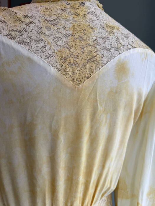 Barley, hand dyed 30s silk and lace robe