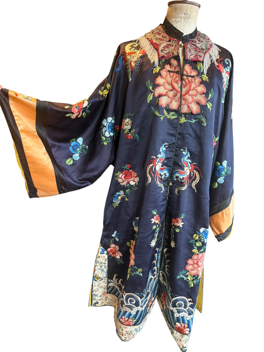 Shannon, 19thC Chinese silk embroidered kimono robe