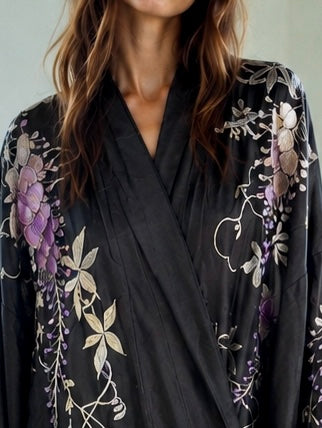Chi, 1940s dark brown silk Japanese embroidered floral kimono