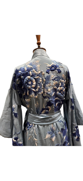 Didi, 40s blue embroidered Japanese kimono