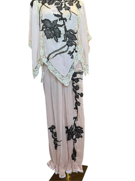 Shona, 30s silk and lace lounge set