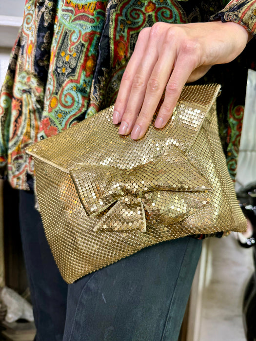 Manus, 70s chainmail gold clutch