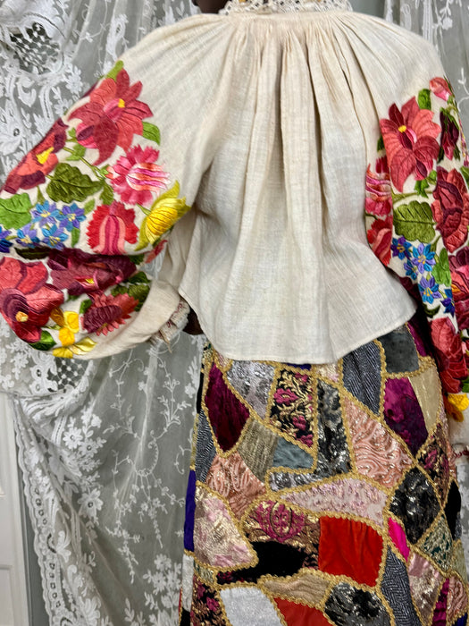 Elio, Hungarian 40s cotton embroidered blouse