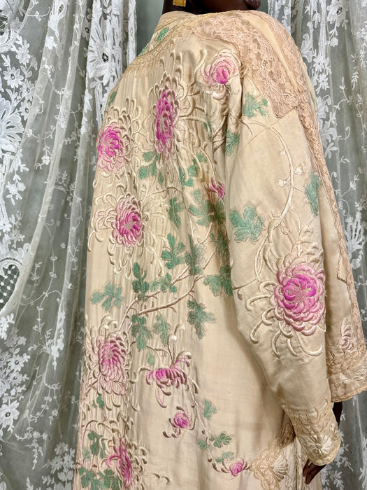 Miriam, Oriental 40s silk embroidered robe
