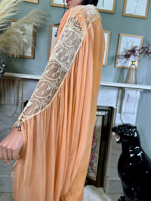 Winona, 30s chiffon and lace robe