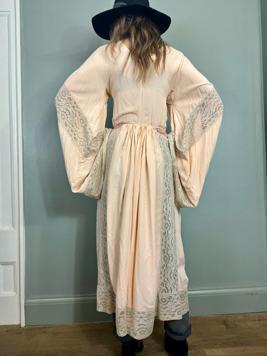 Astuce, 40s silk and lace angel sleeve robe